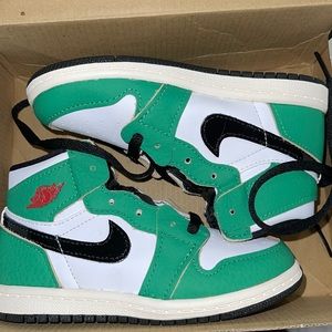 Air Jordan 1 Retro High OG ‘Lucky Green’ Size 9c